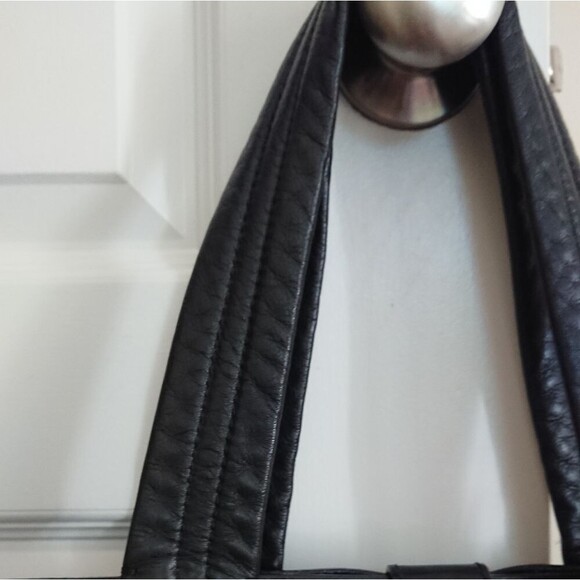 Marc Jacobs large Black Quilted Italy Leather bag - Picture 13 of 16